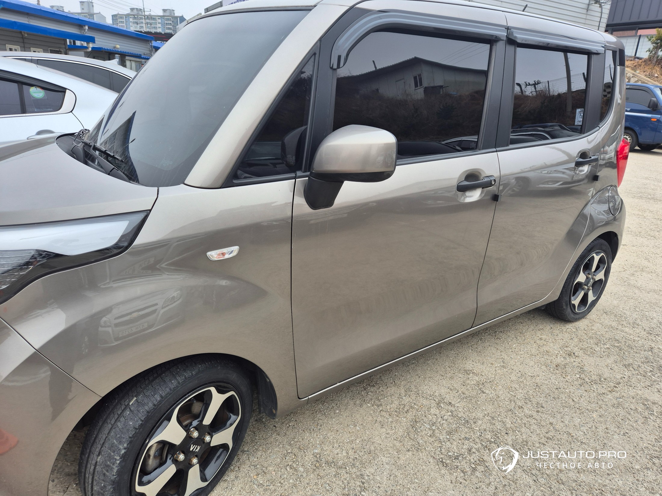 Автомобиль Kia RAY