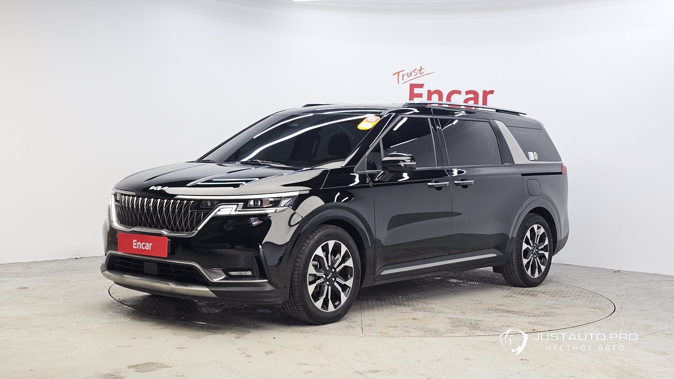 Автомобиль Kia Canival