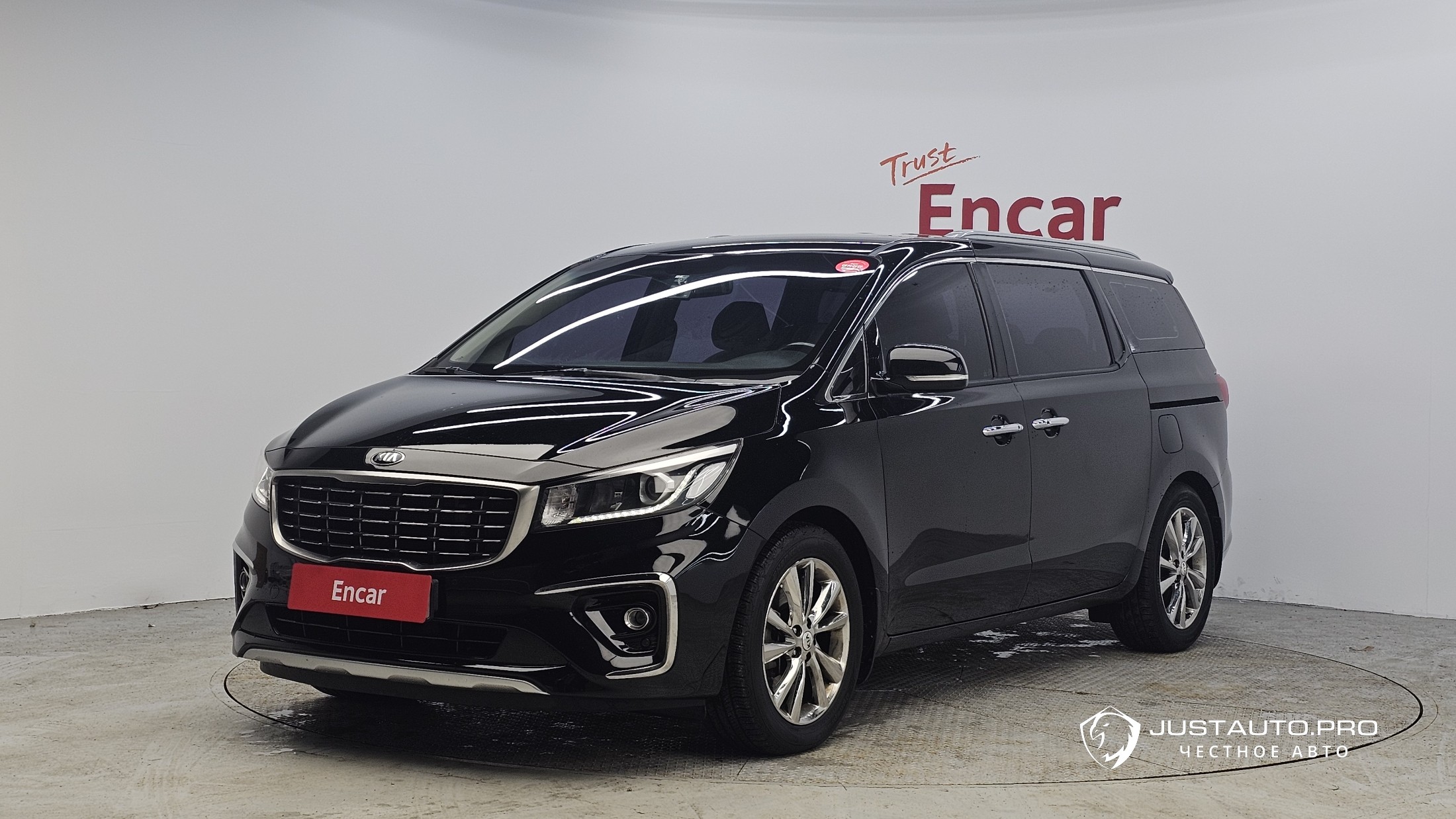 Автомобиль Kia Canival