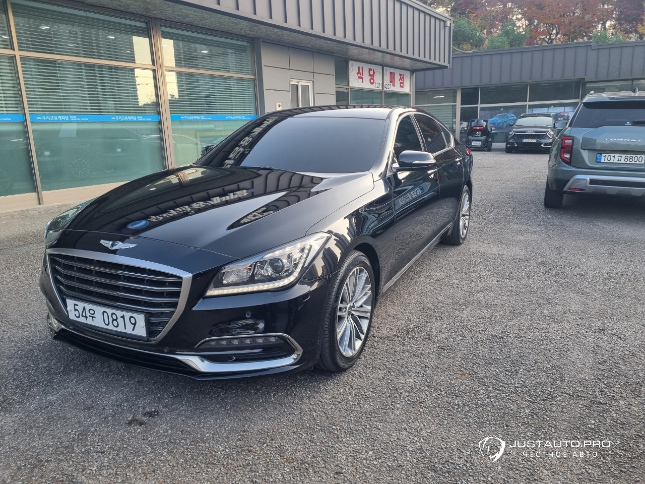 Автомобиль Genesis G80