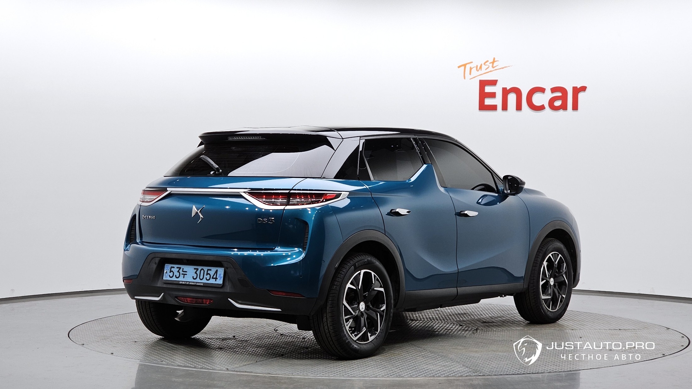 Автомобиль Citroen-DS DS3