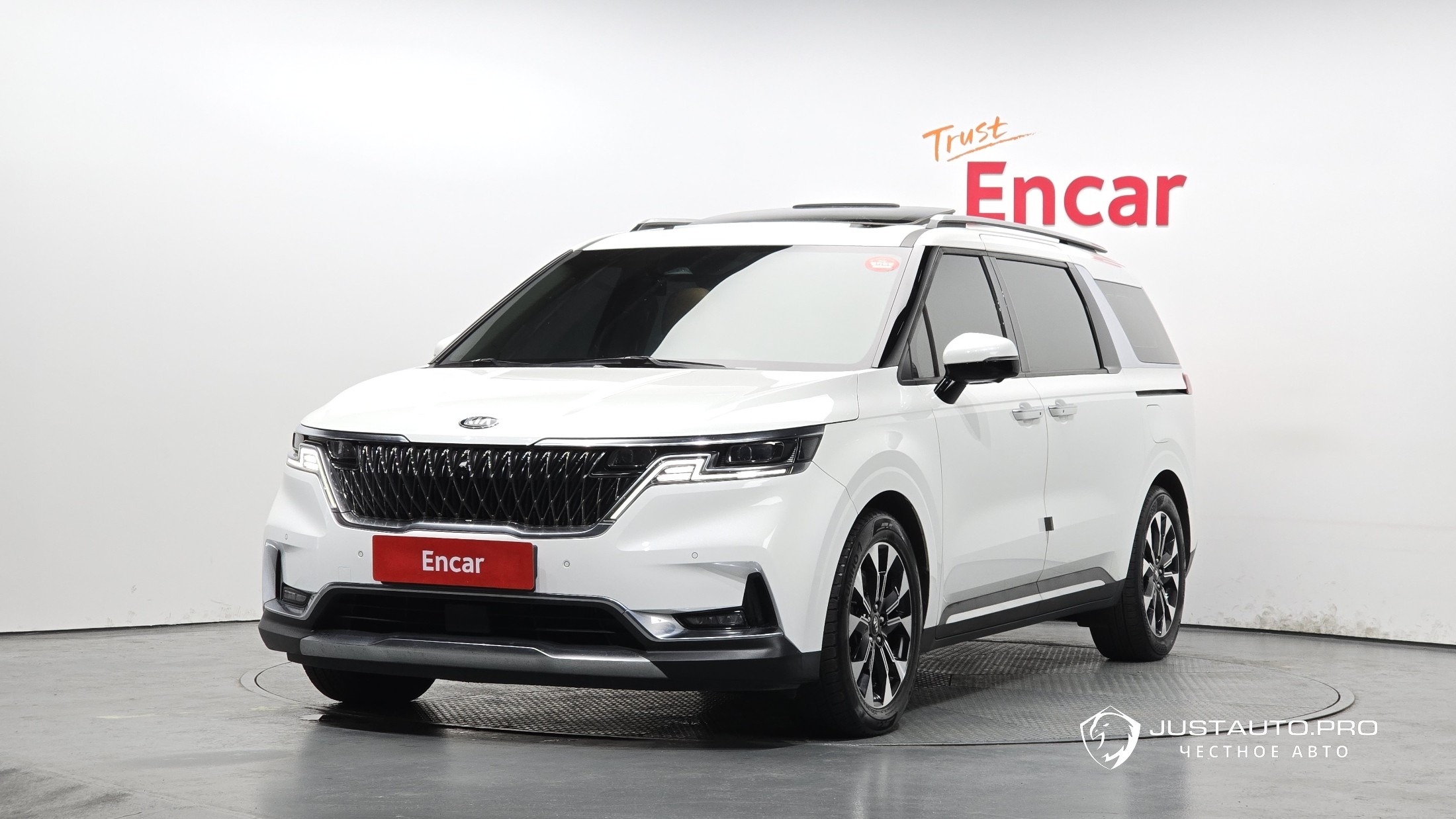 Автомобиль Kia Canival