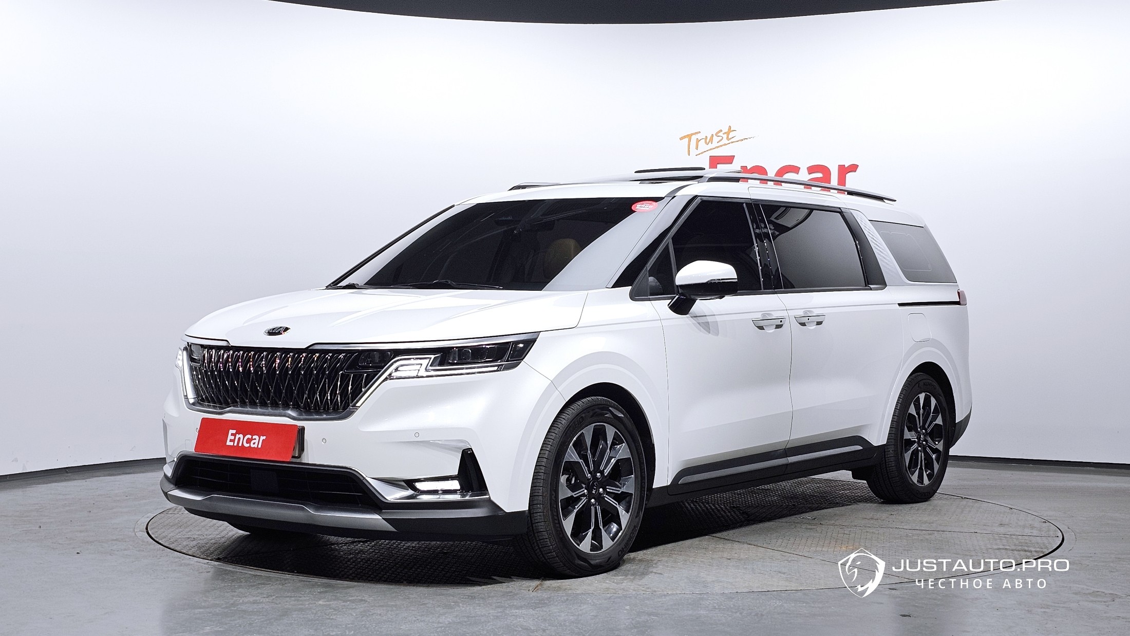 Автомобиль Kia Canival