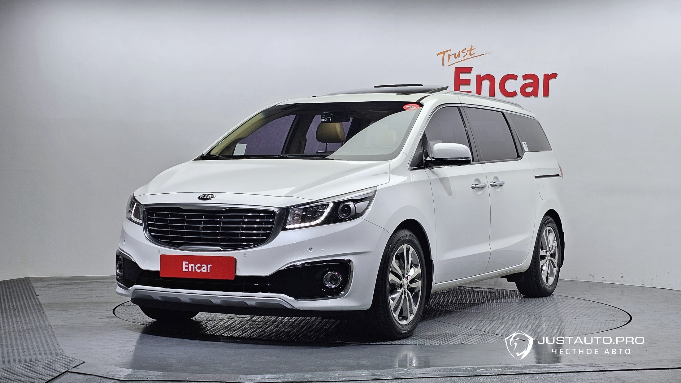 Автомобиль Kia Canival