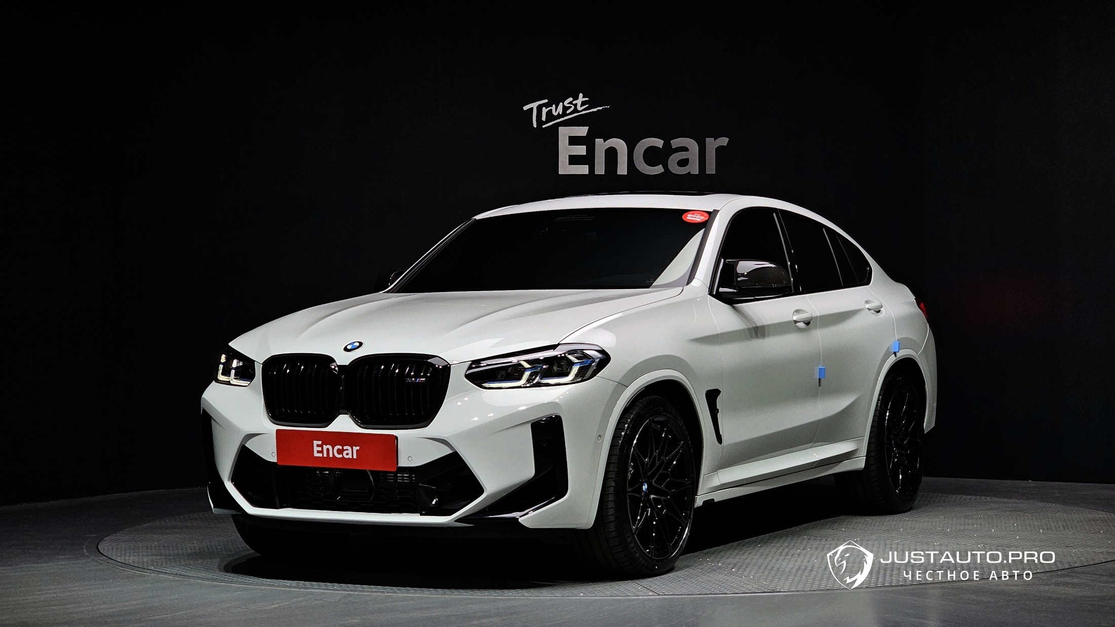 Автомобиль BMW X4M