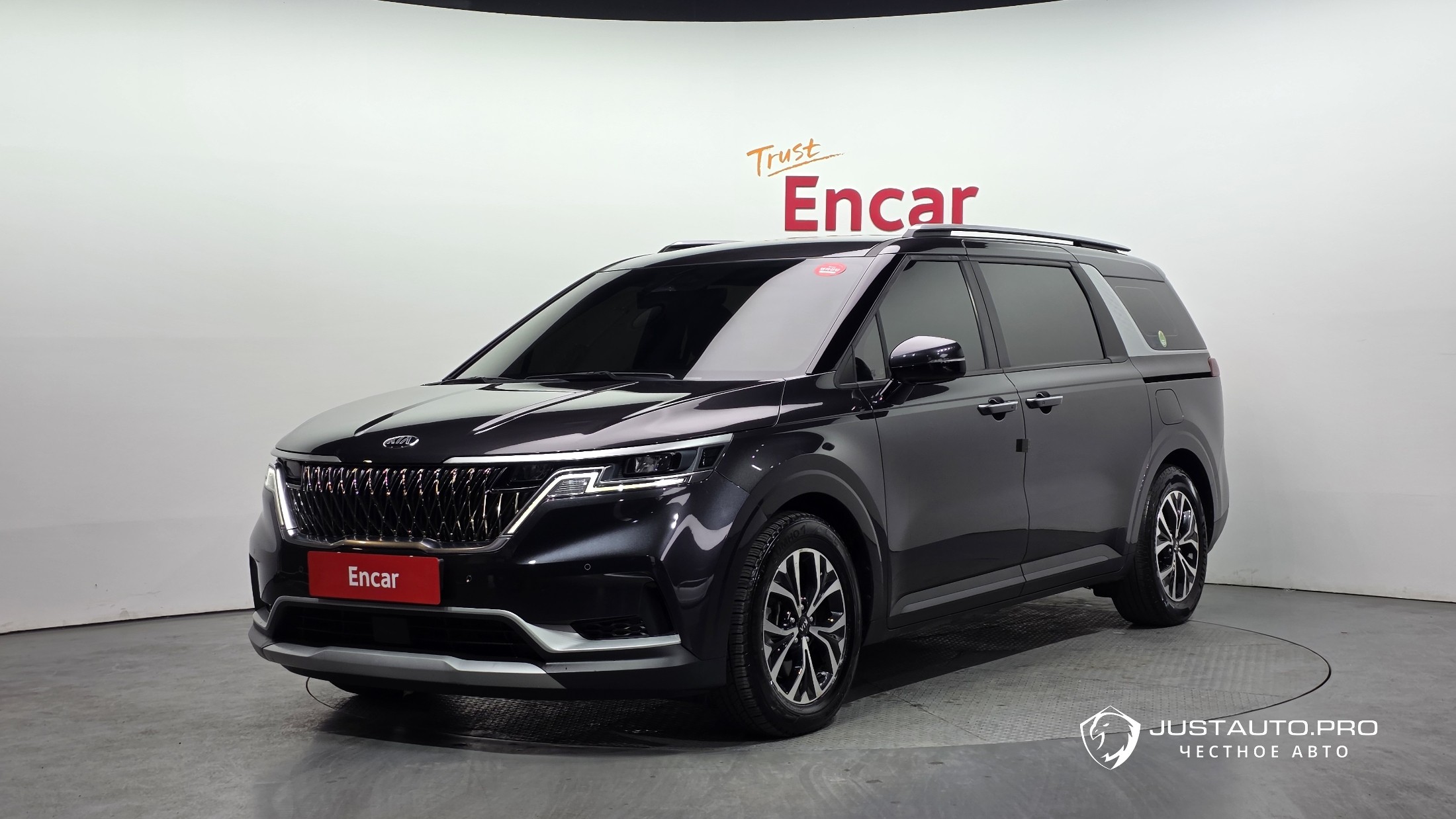 Автомобиль Kia Canival