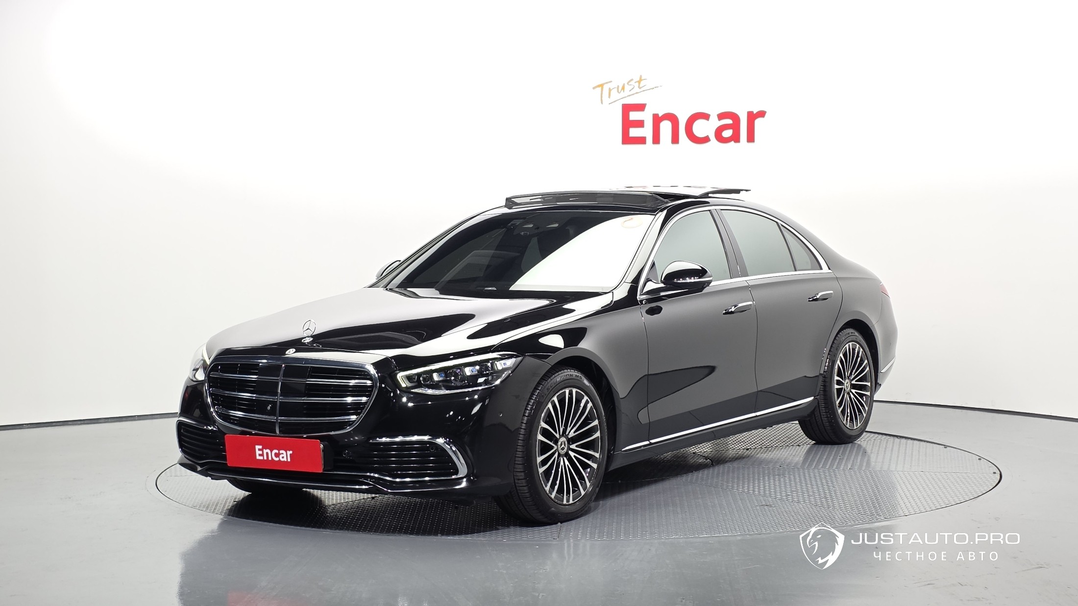 Автомобиль Mercedes-Benz S-Class