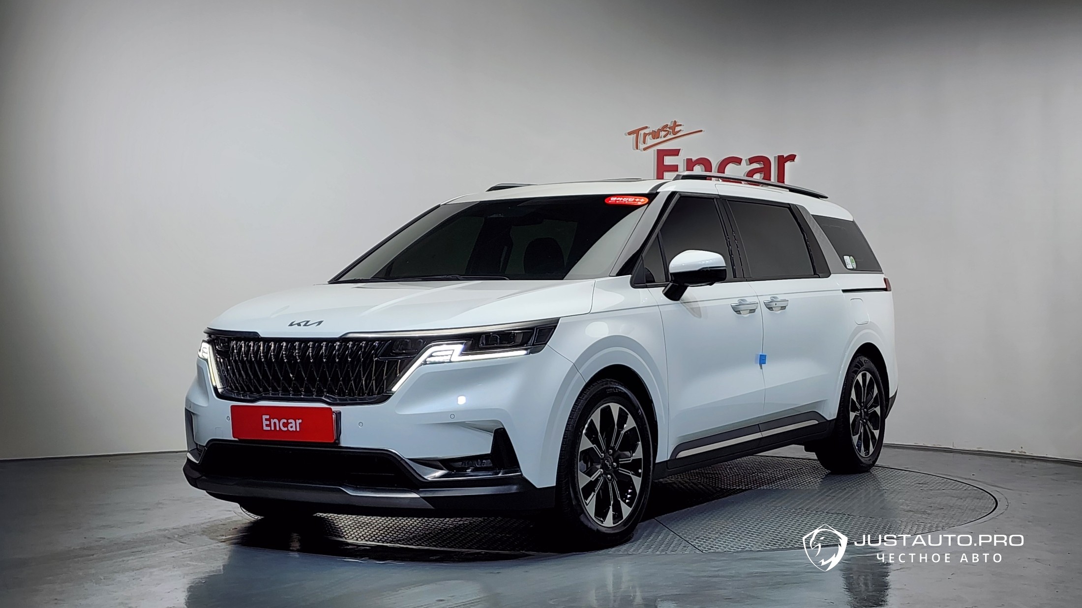 Автомобиль Kia Canival