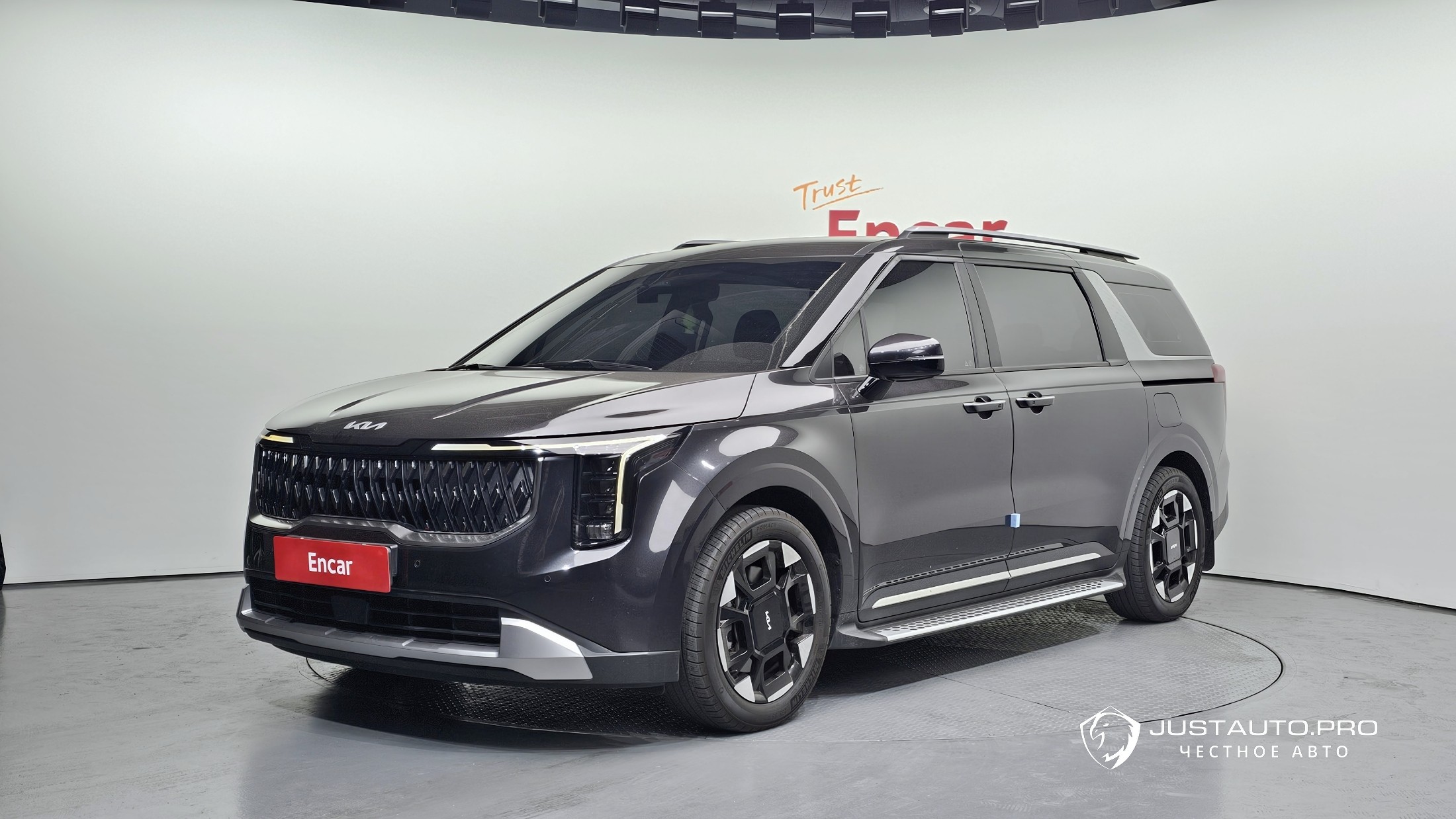 Автомобиль Kia Canival