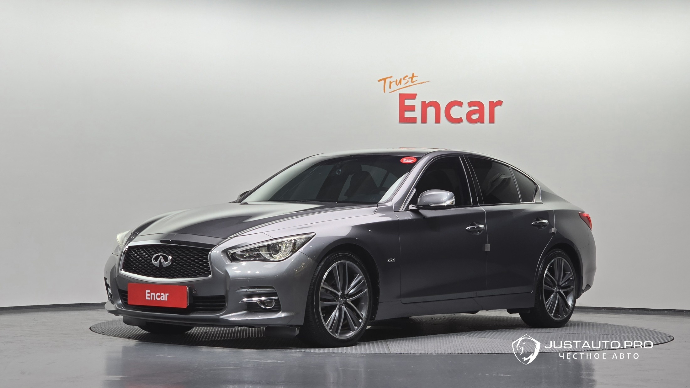 Автомобиль Infiniti Q50