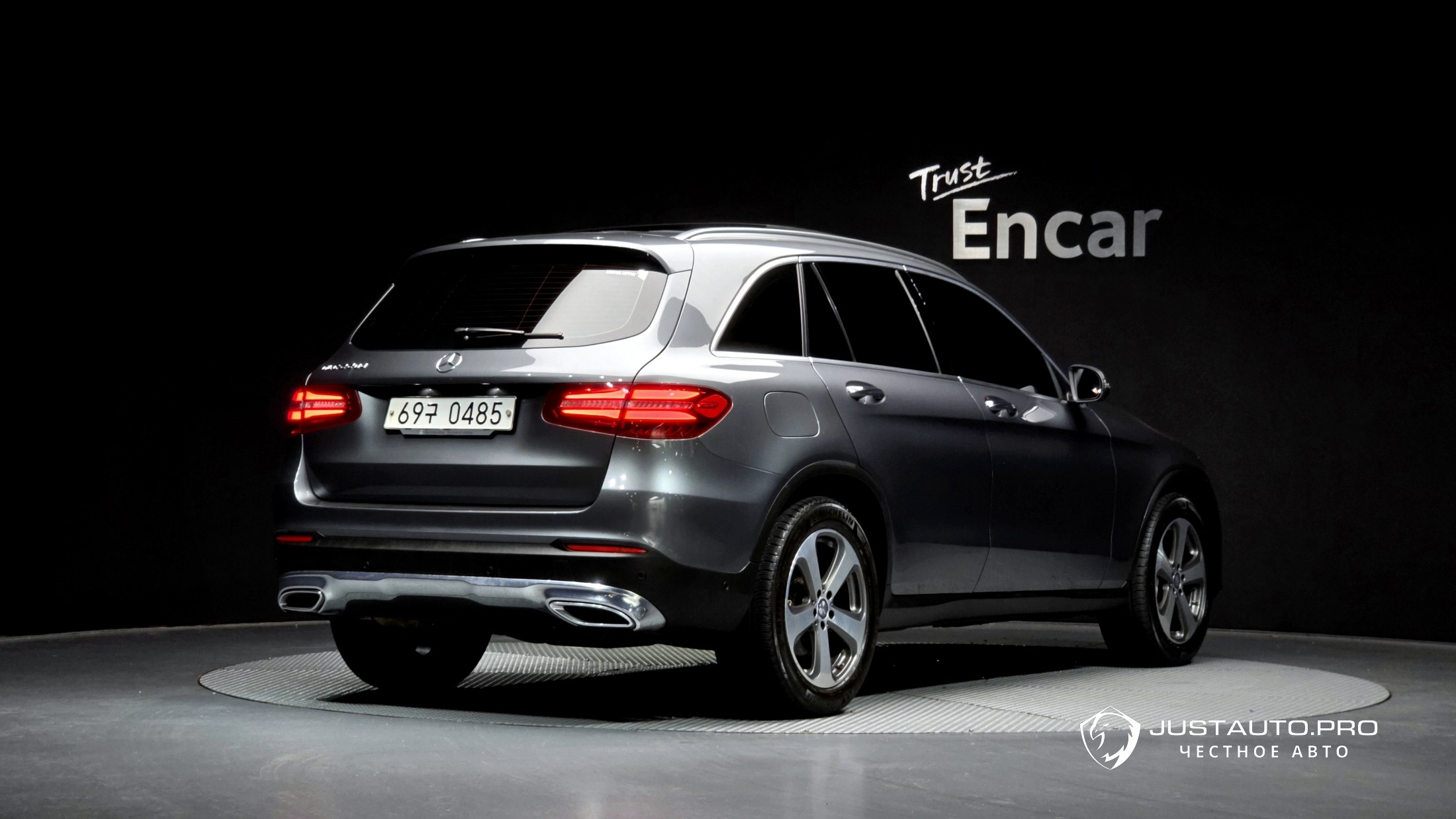 Автомобиль Mercedes-Benz GLC-Class