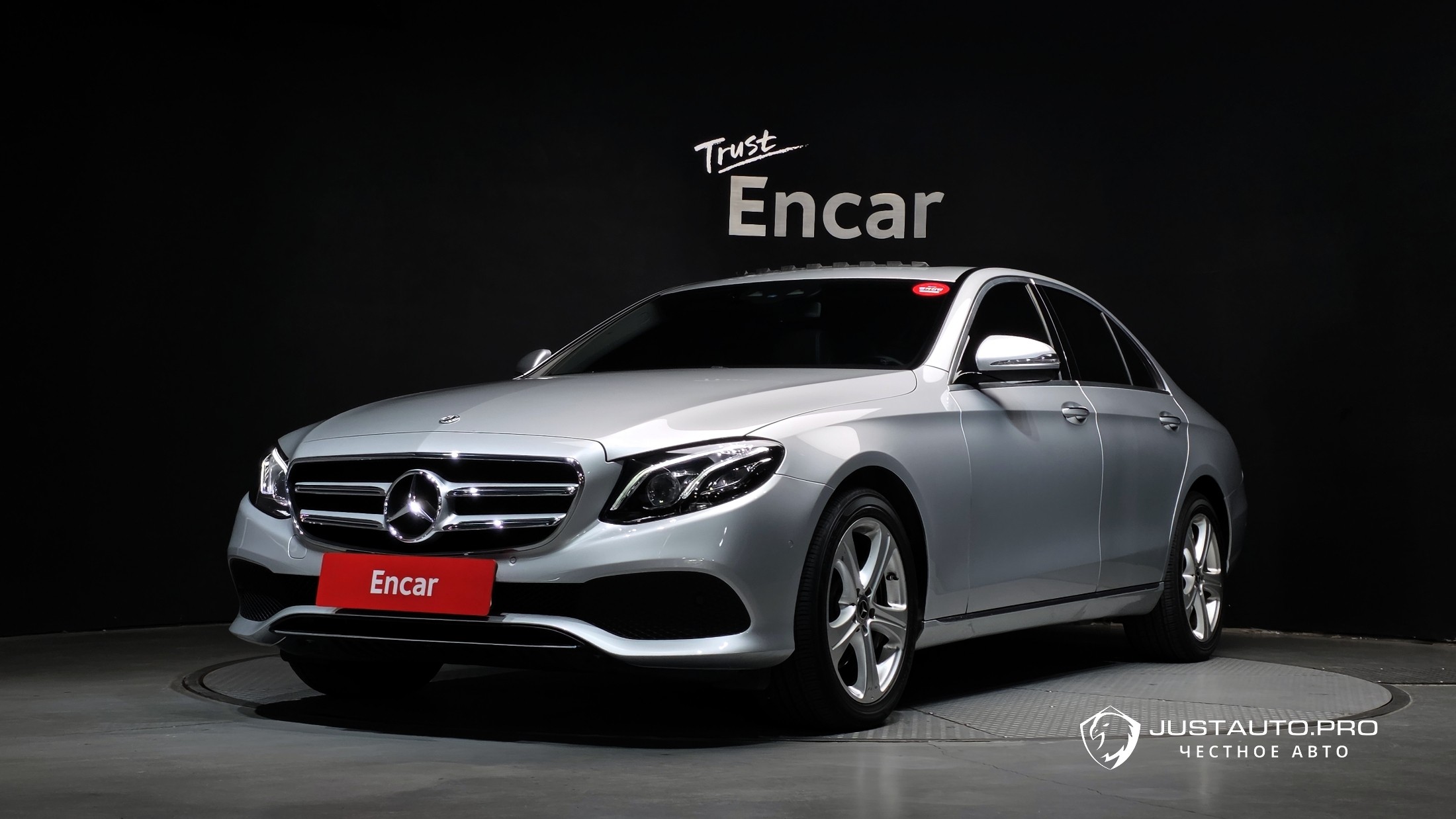 Автомобиль Mercedes-Benz E-Class