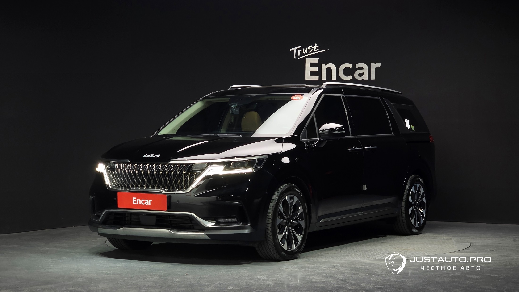 Автомобиль Kia Canival
