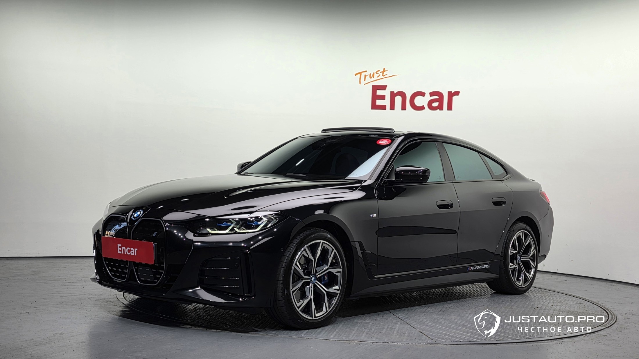 Автомобиль BMW i4