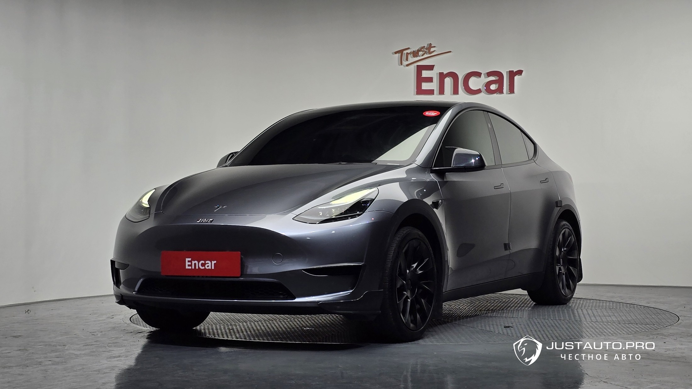 Автомобиль Tesla Model Y