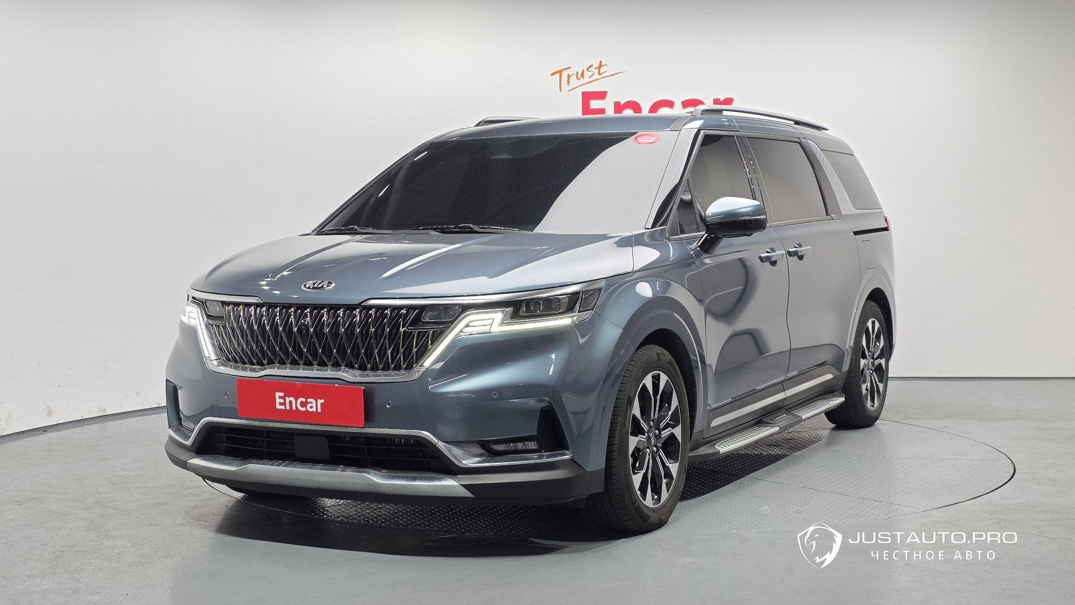 Автомобиль Kia Canival