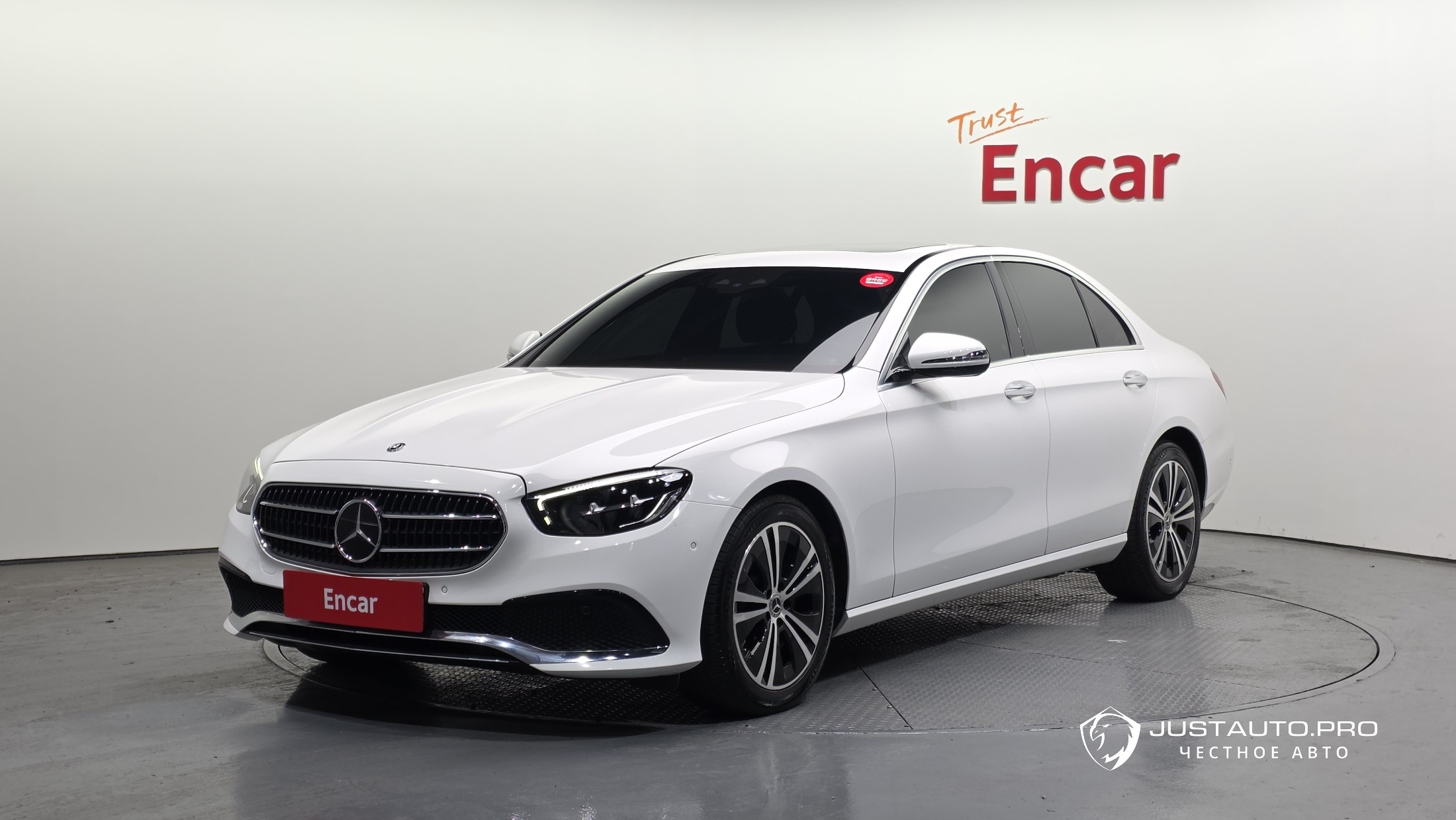 Автомобиль Mercedes-Benz E-Class