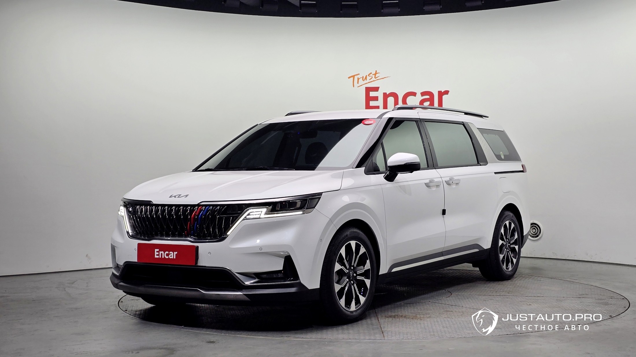 Автомобиль Kia Canival