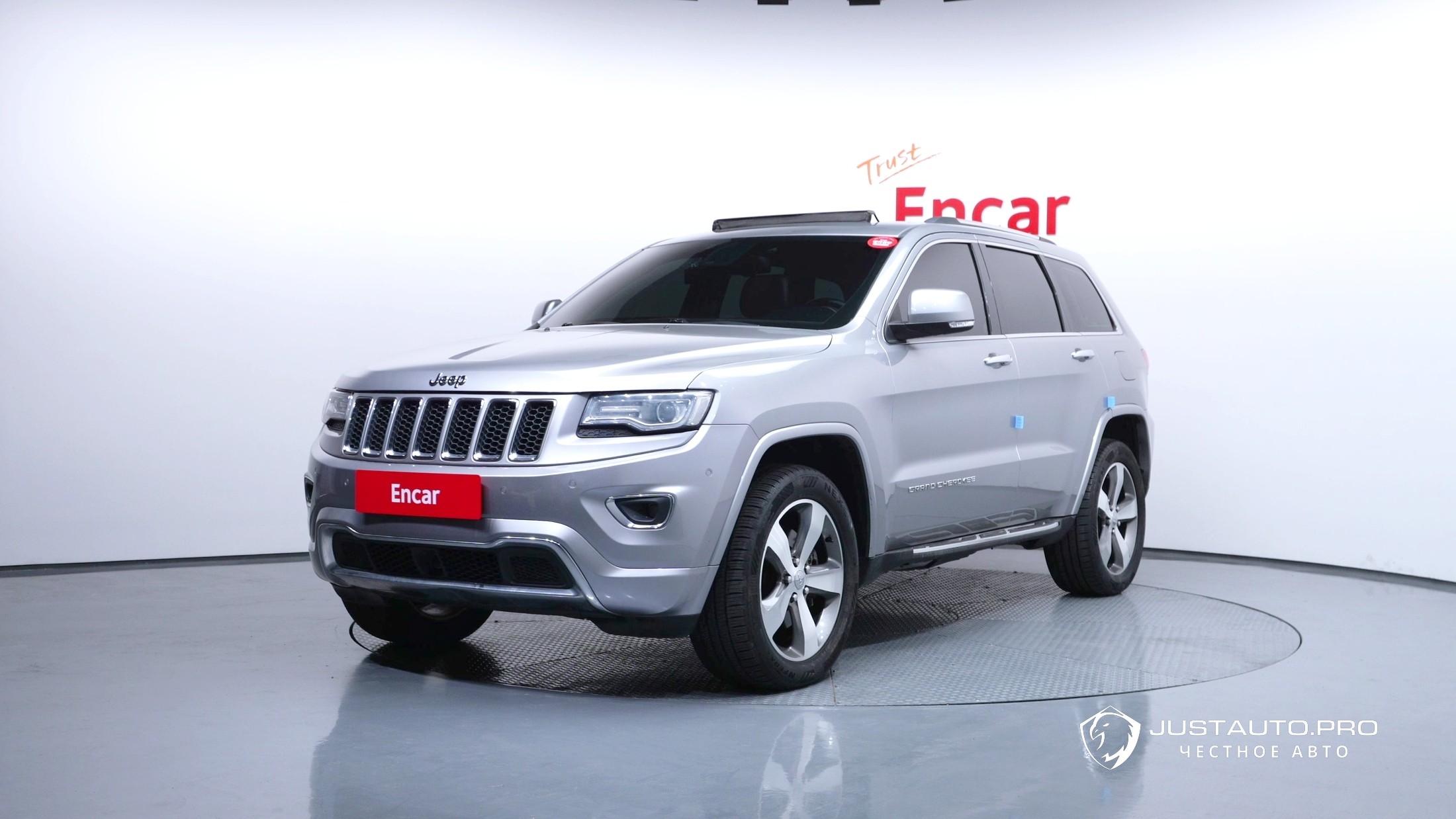 Автомобиль Jeep Cherokee