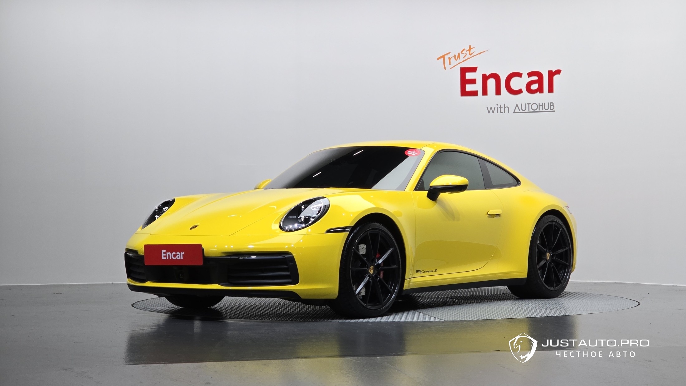 Автомобиль Porsche 911