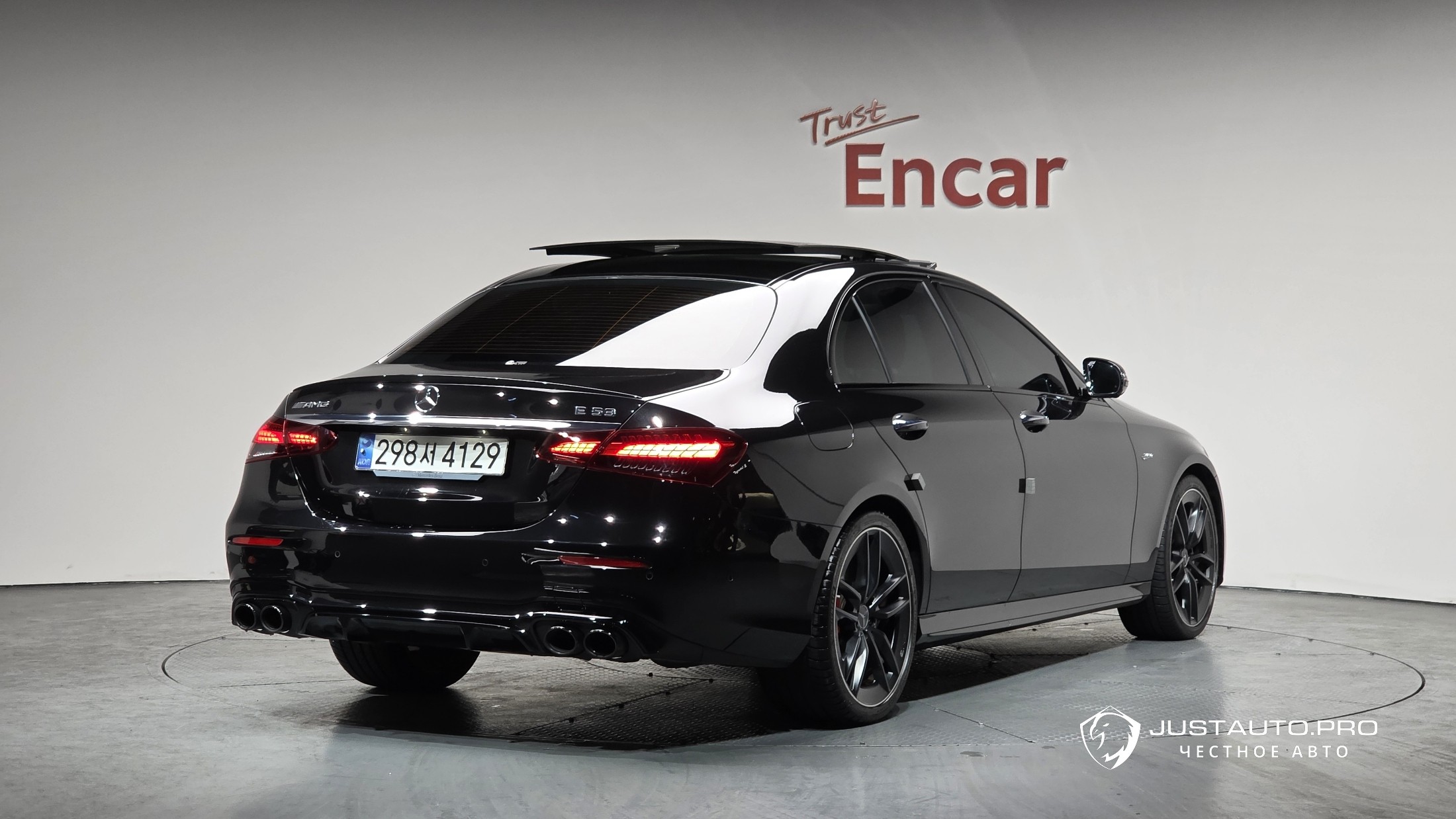 Автомобиль Mercedes-Benz E-Class