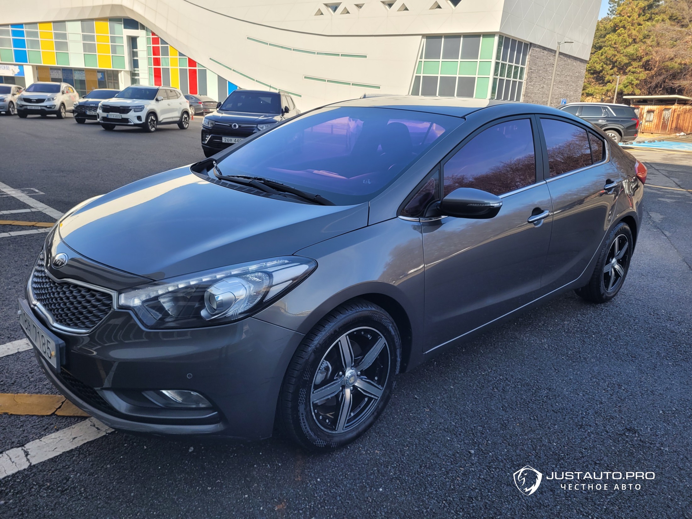 Автомобиль Kia K3