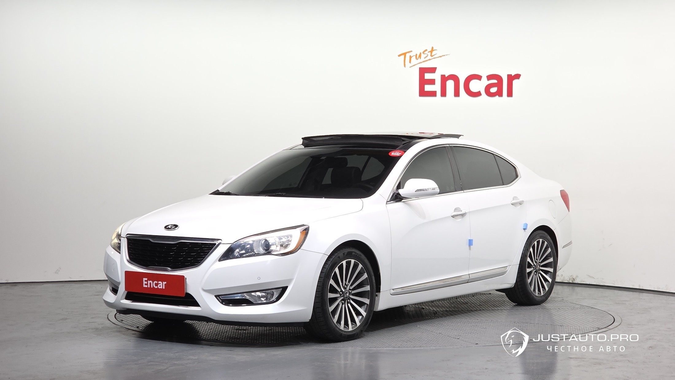 Автомобиль Kia K7