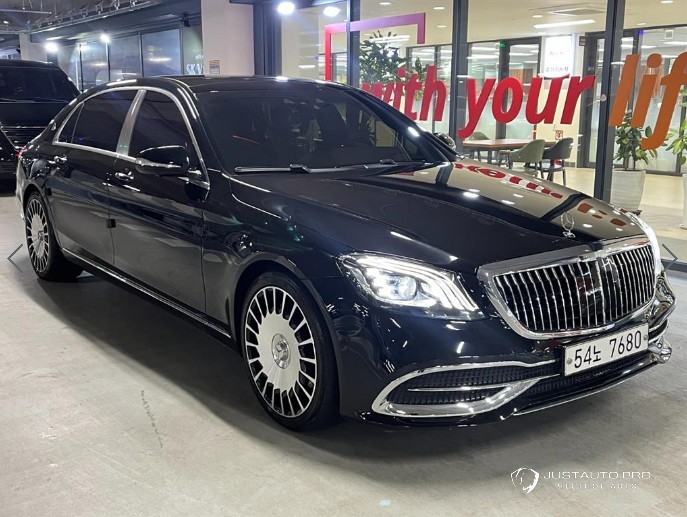 Автомобиль Mercedes-Benz S-Class