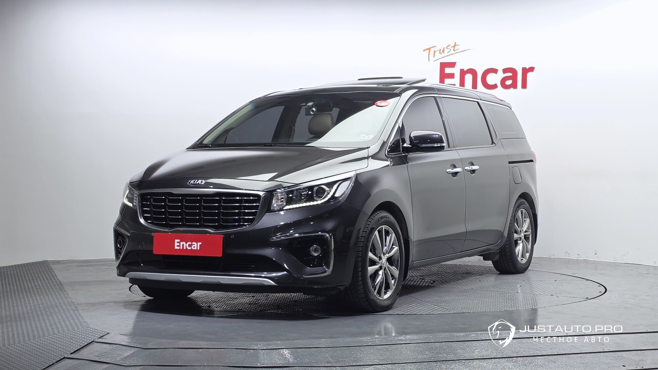 Автомобиль Kia Canival