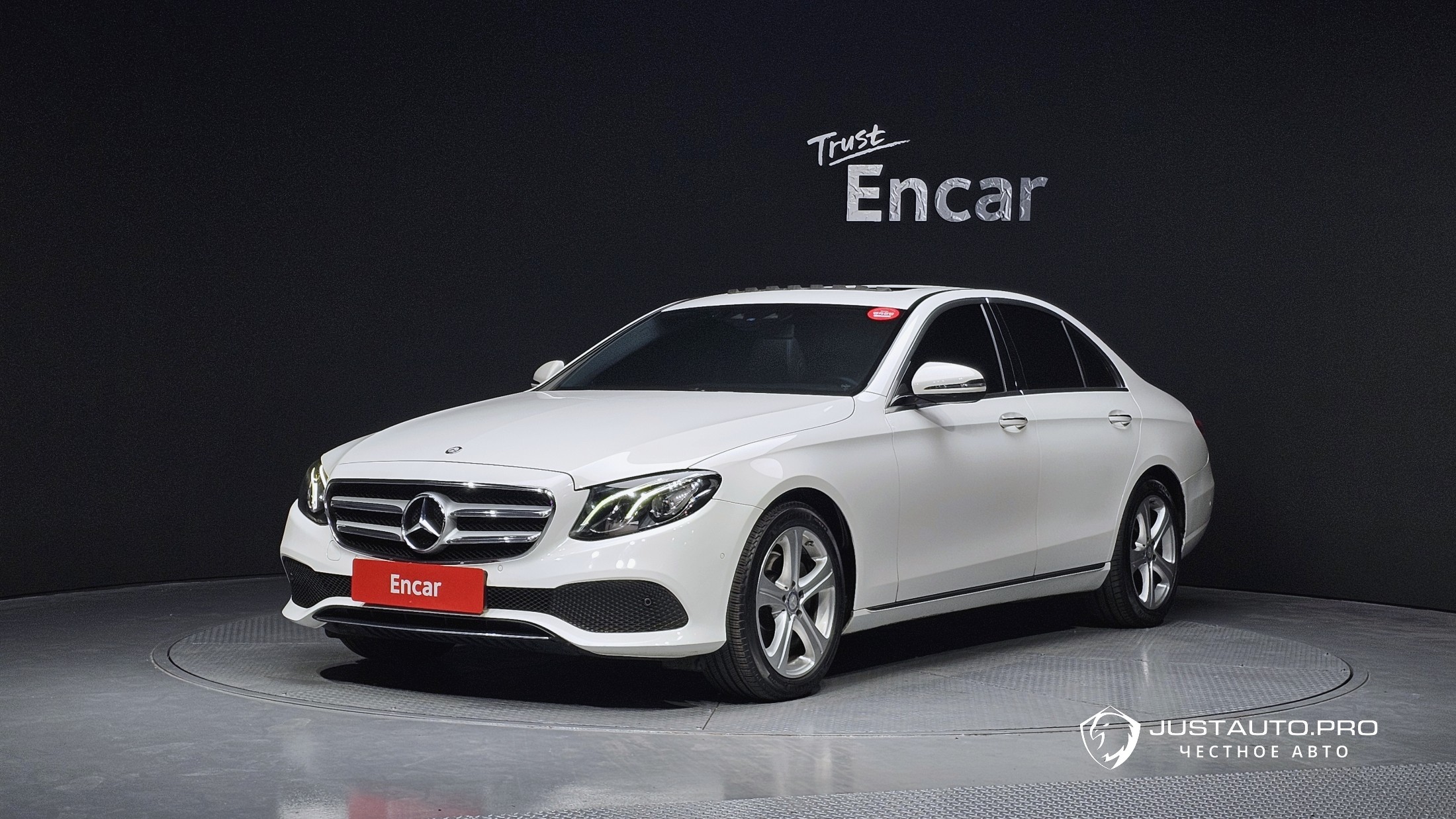 Автомобиль Mercedes-Benz E-Class