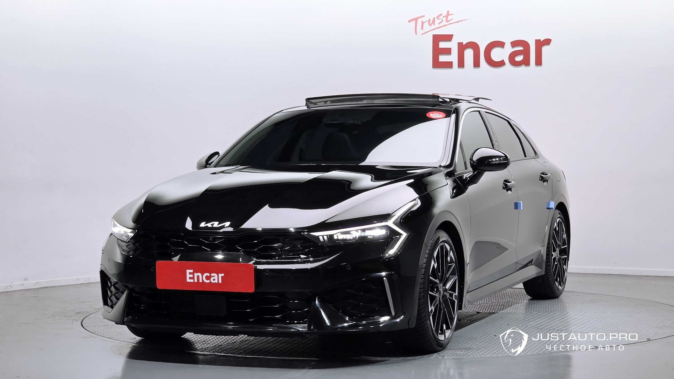 Автомобиль Kia K5