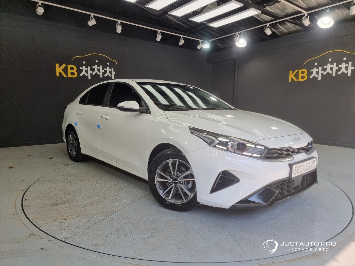 Автомобиль Kia K3