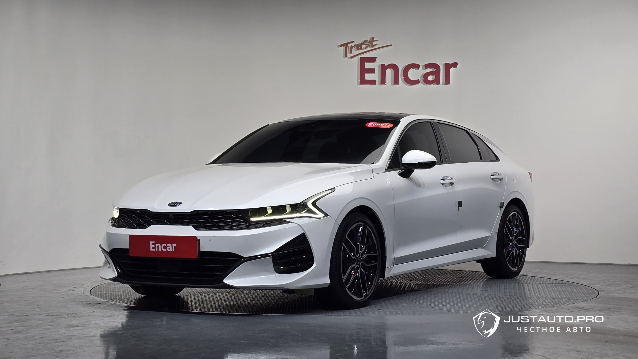 Автомобиль Kia K5