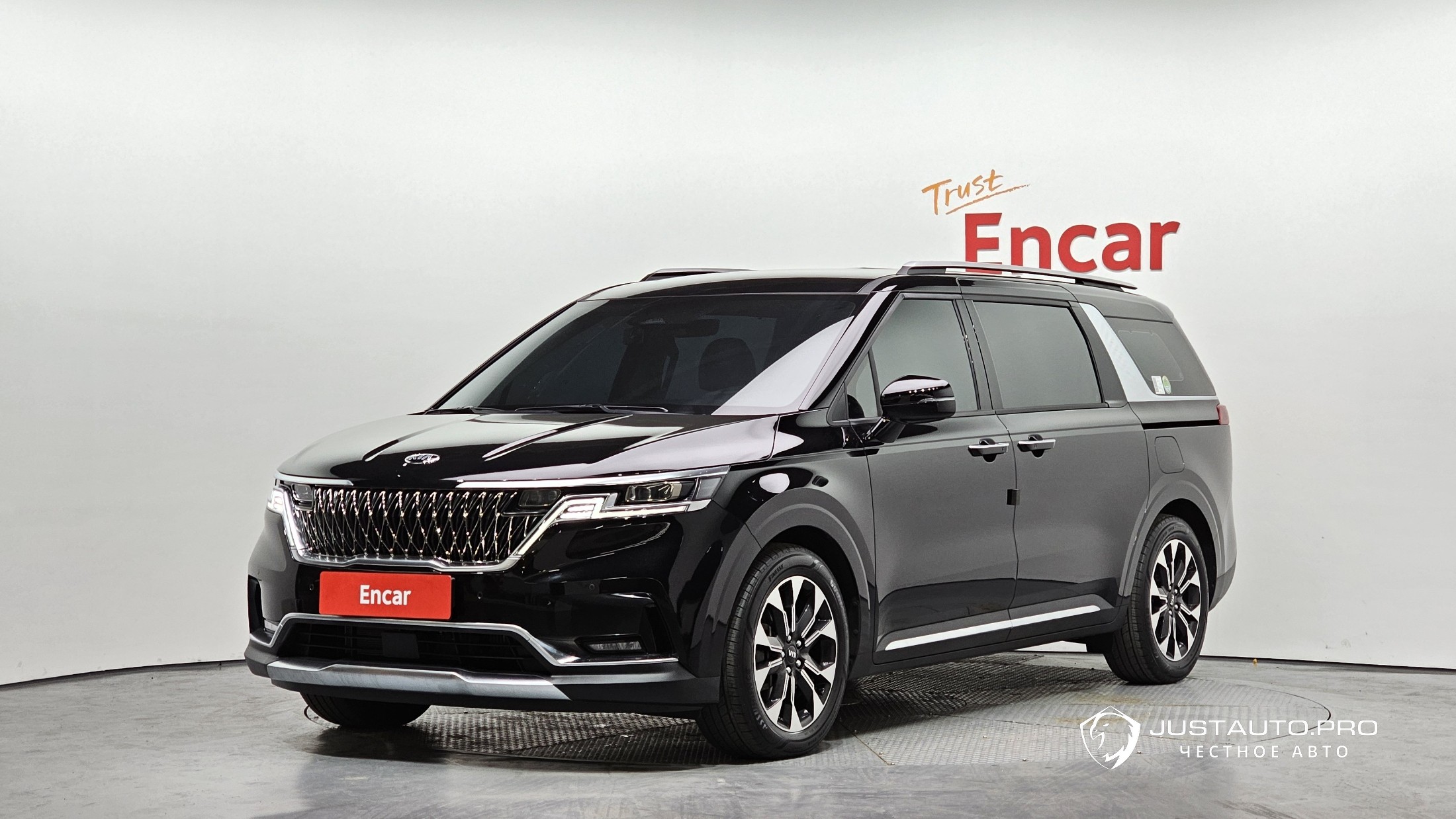 Автомобиль Kia Canival