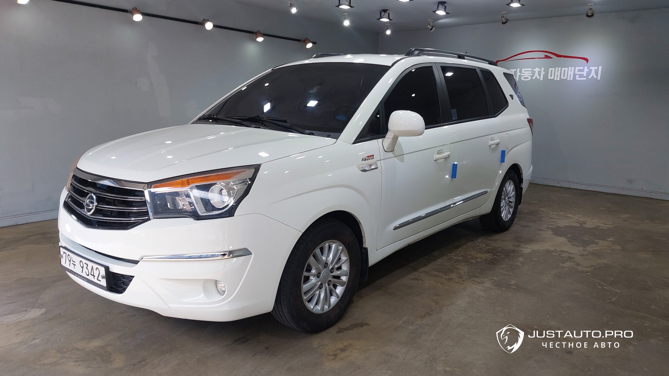 Автомобиль KG_Mobility_Ssangyong KORANDO