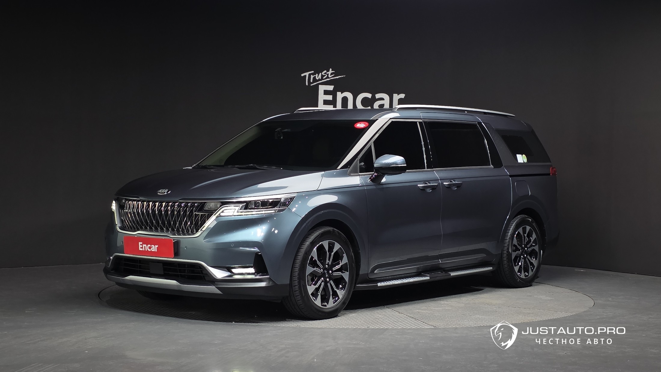 Автомобиль Kia Canival