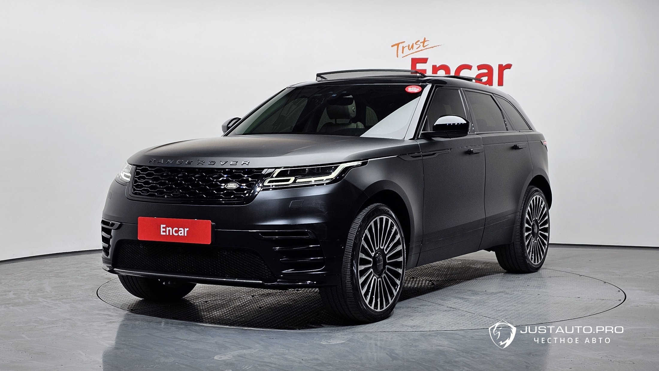 Автомобиль Land Rover Range Rover Velar
