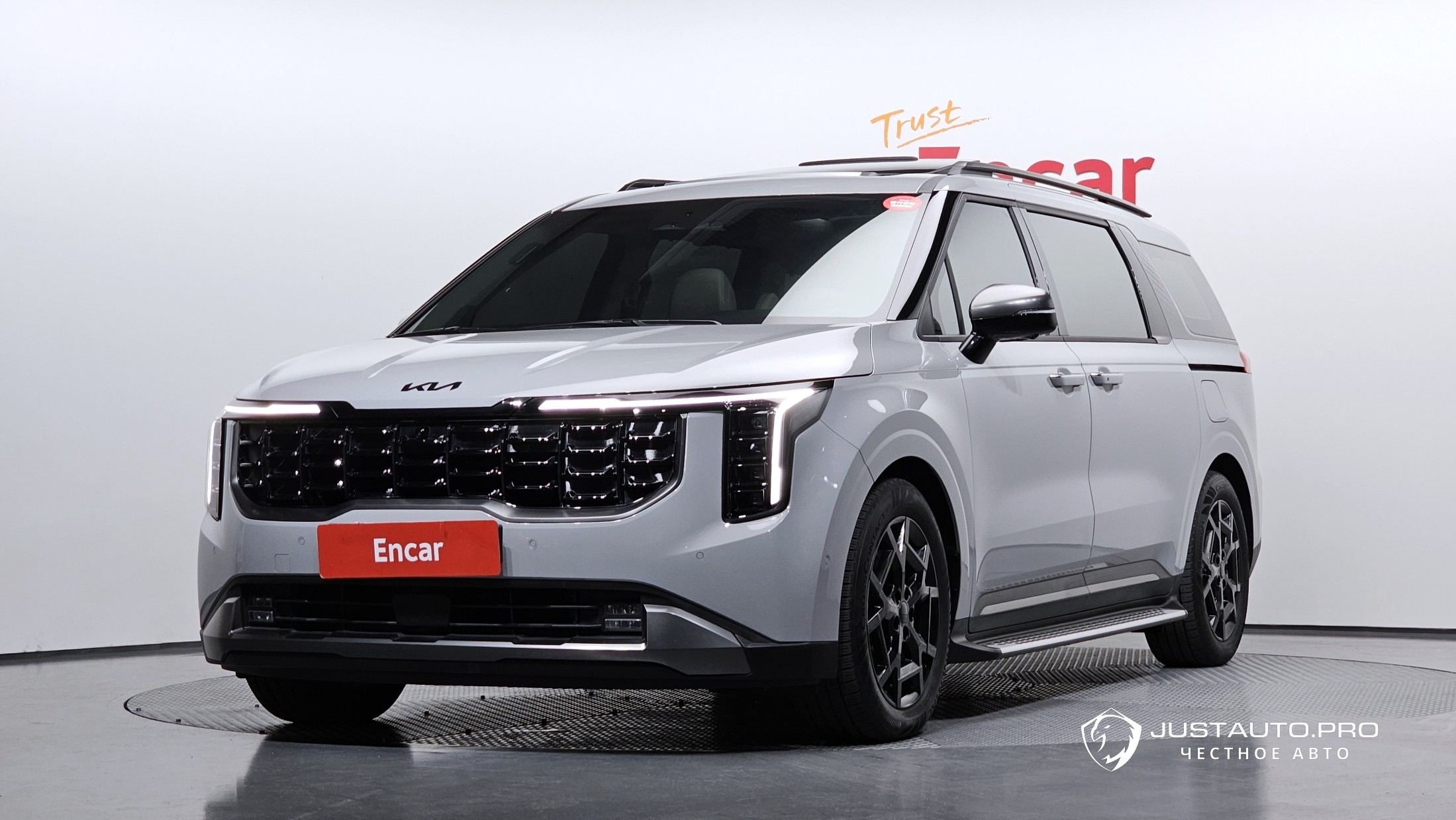 Автомобиль Kia Canival