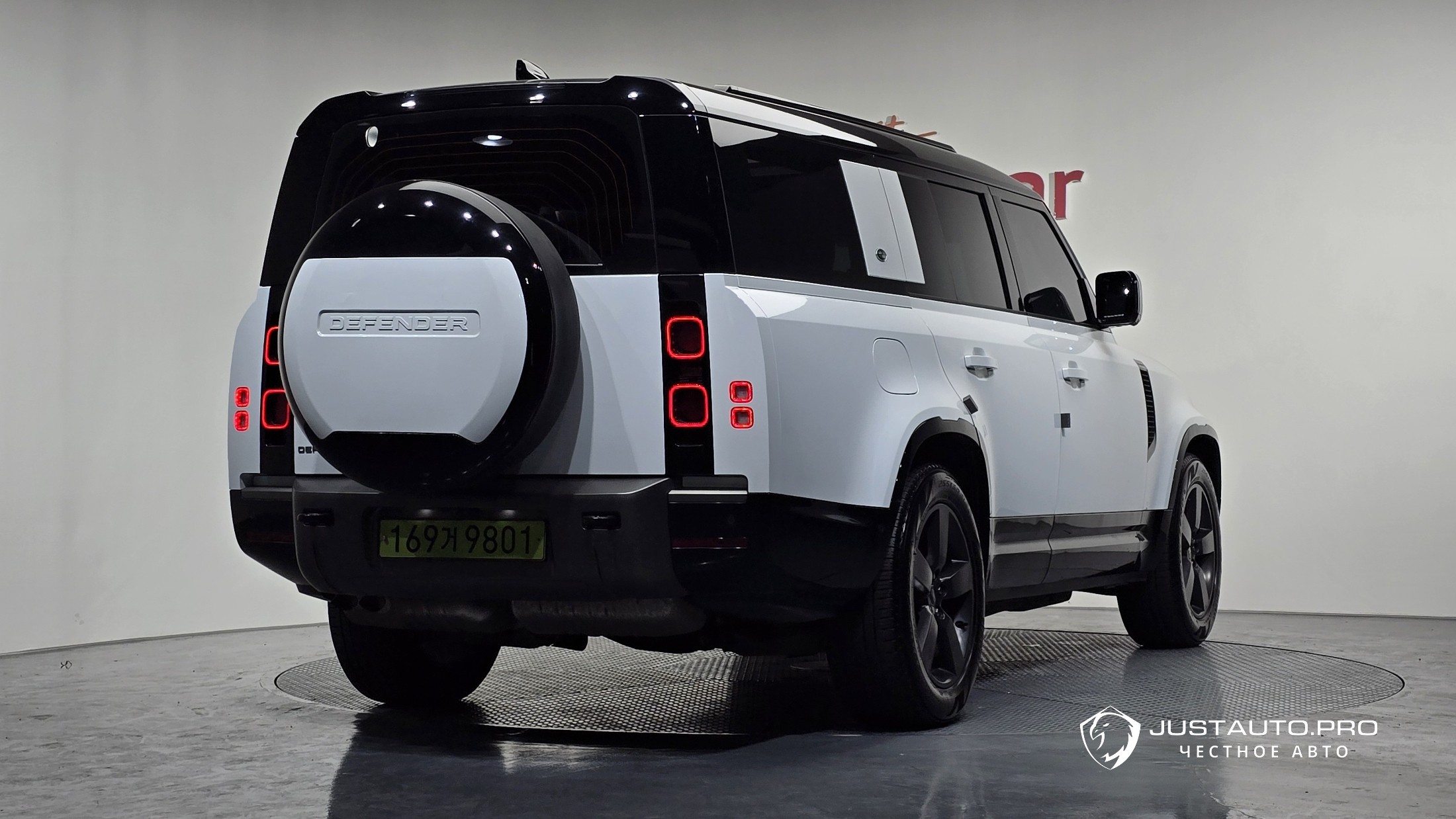 Автомобиль Land Rover Defender