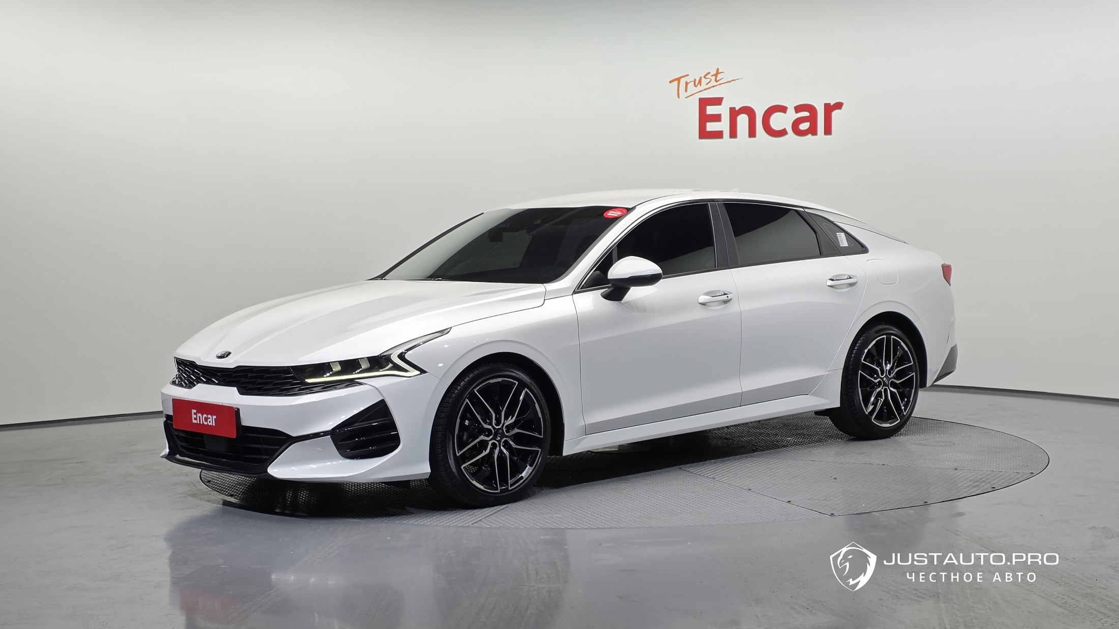 Автомобиль Kia K5