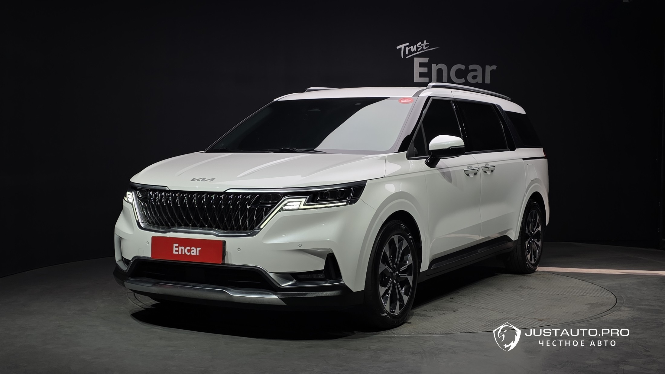 Автомобиль Kia Canival