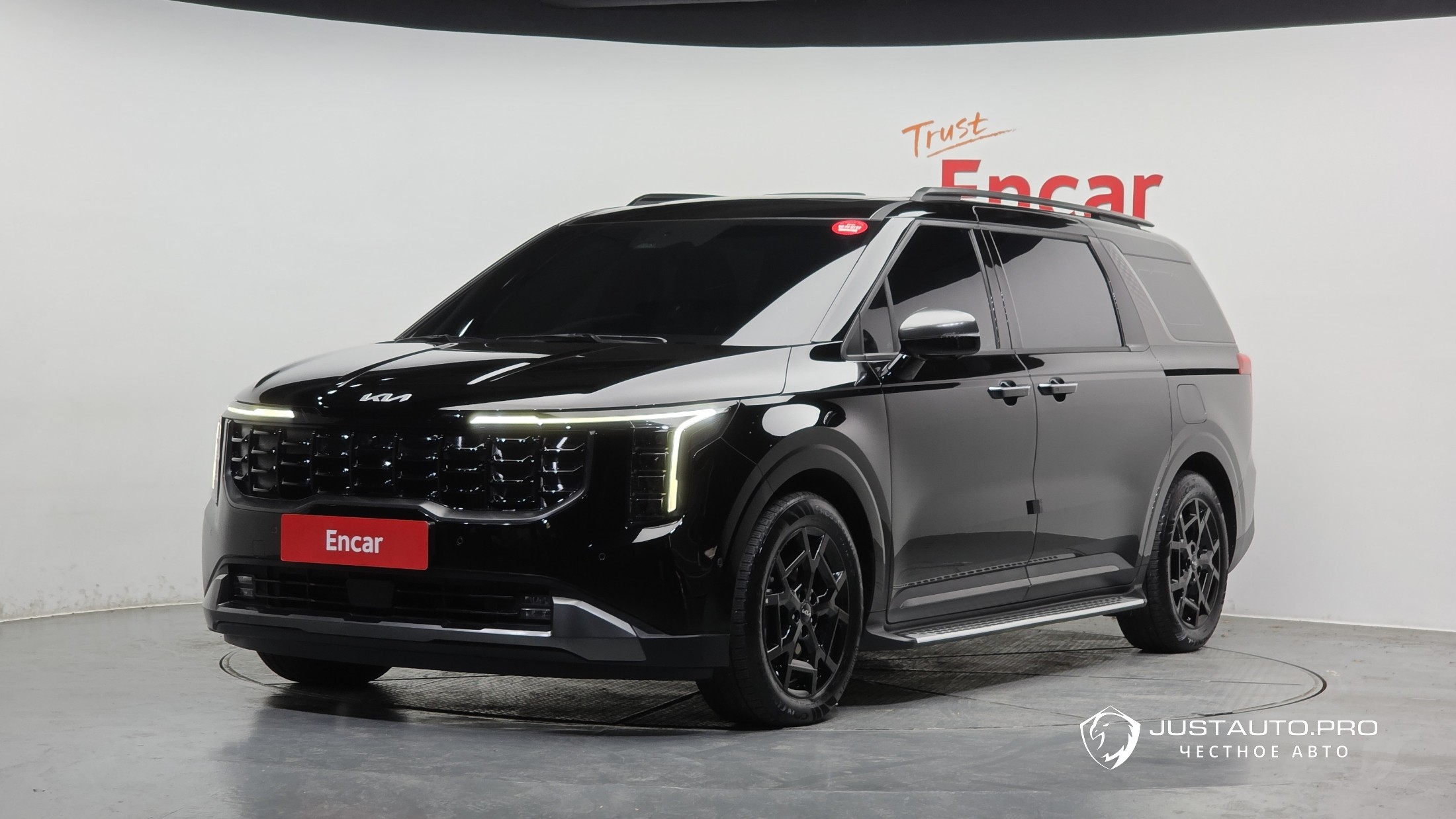 Автомобиль Kia Canival