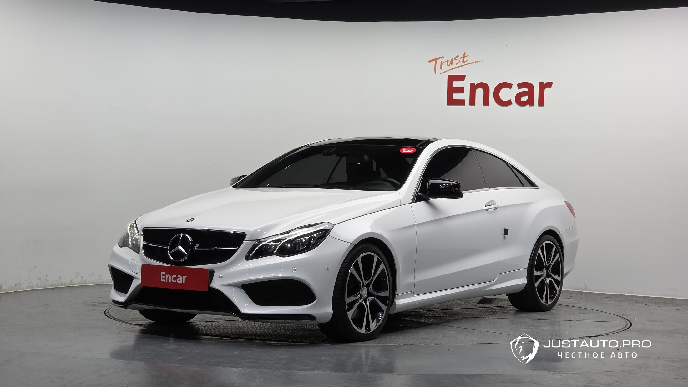 Автомобиль Mercedes-Benz E-Class
