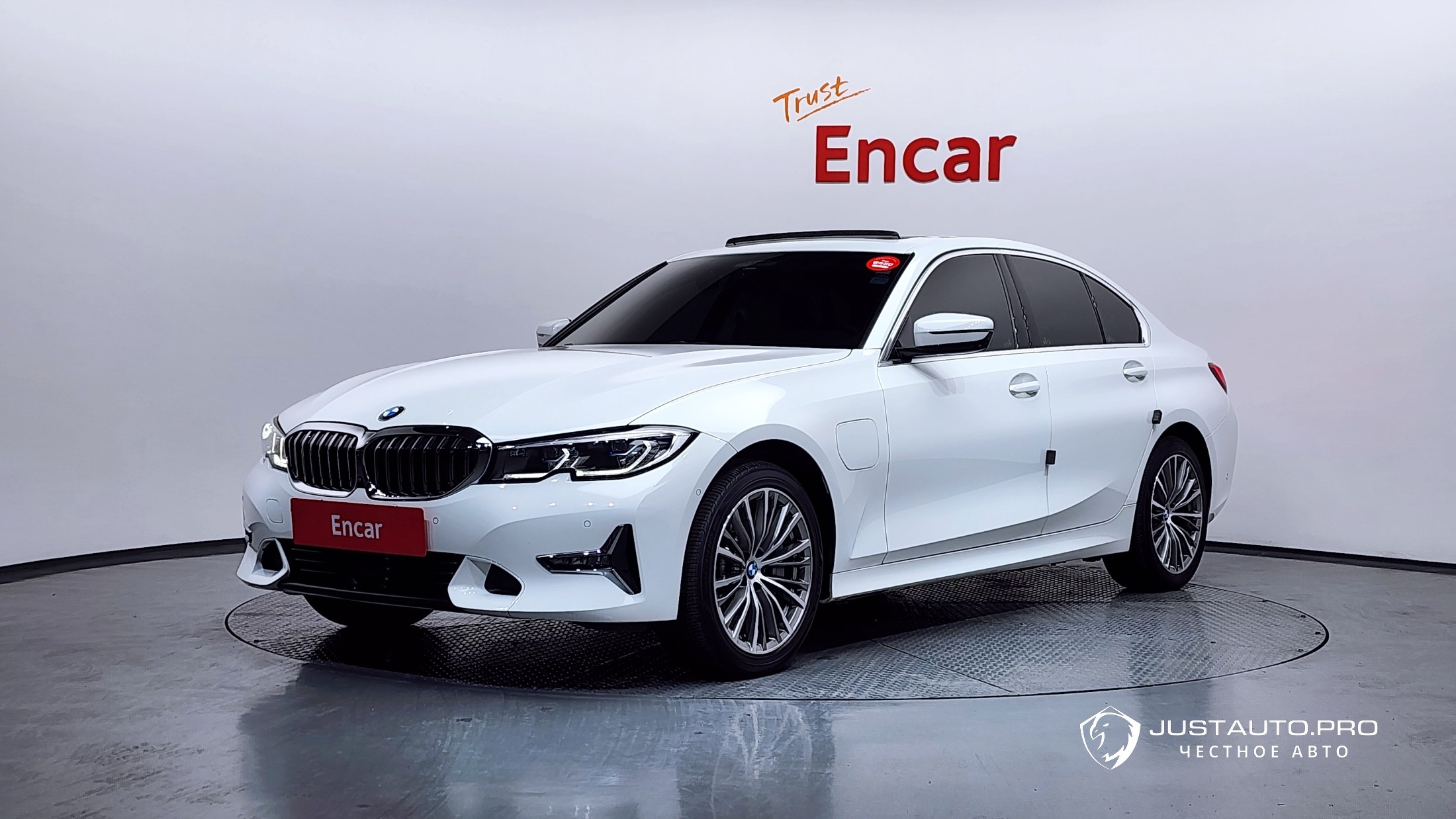 Автомобиль BMW 3-Series