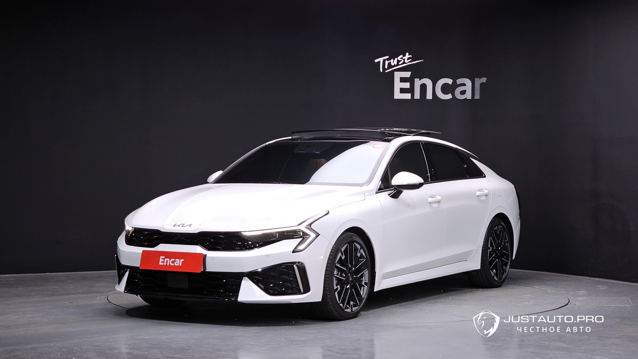 Автомобиль Kia K5