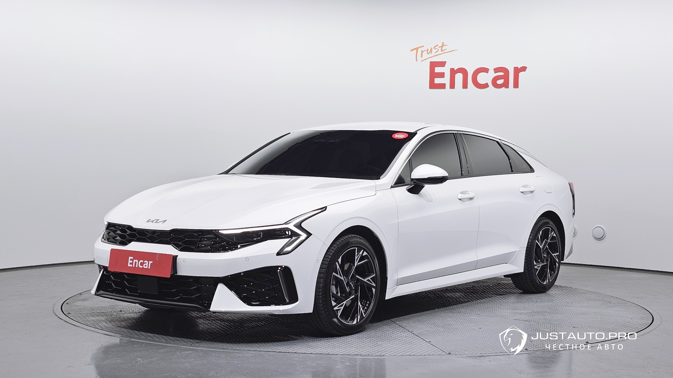 Автомобиль Kia K5