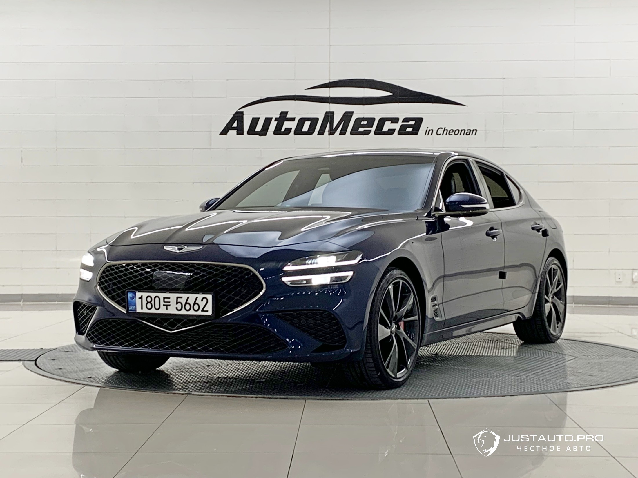 Автомобиль Genesis G70