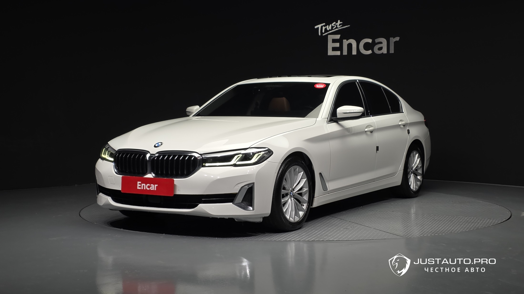 Автомобиль BMW 5-Series