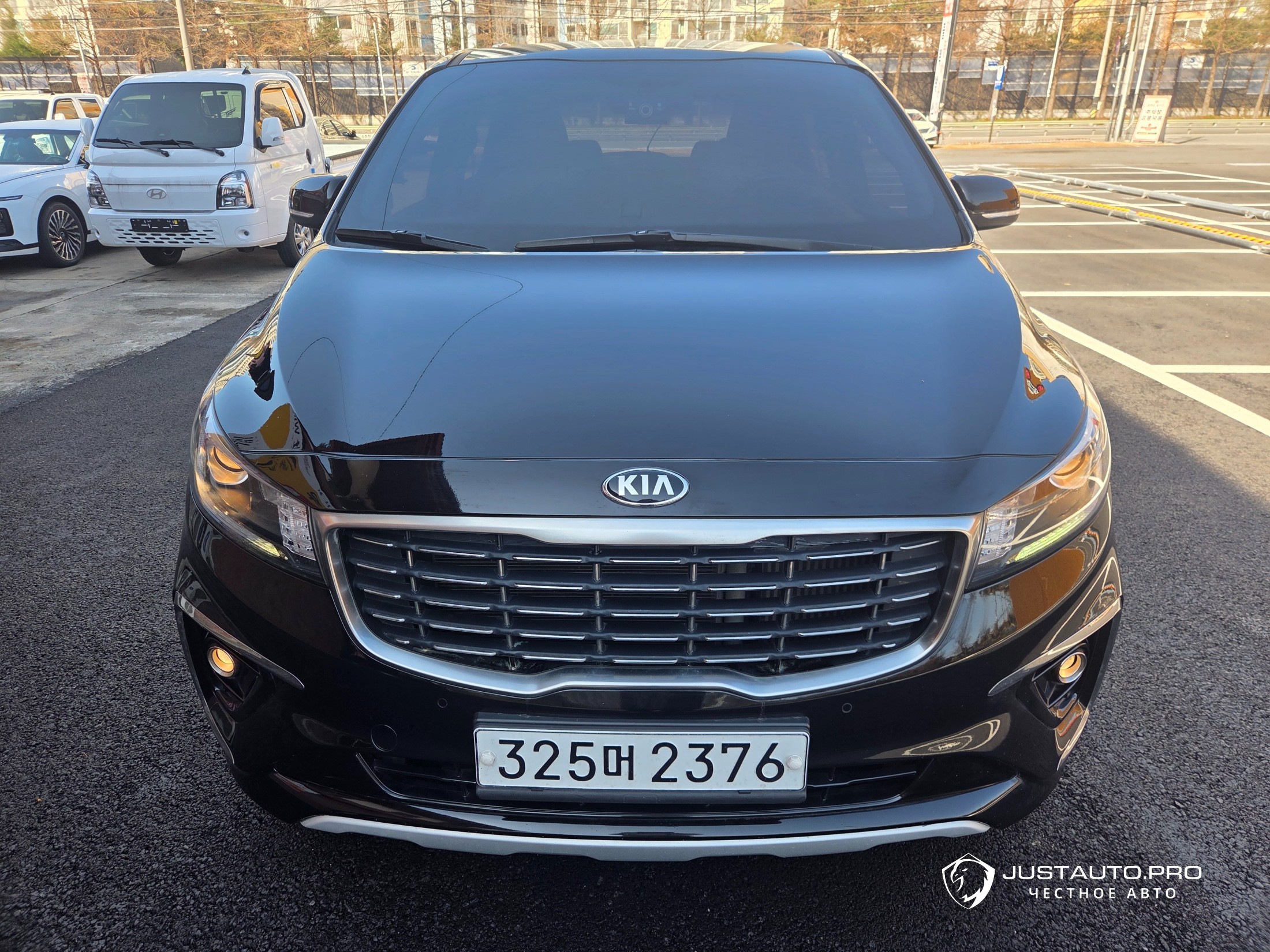 Автомобиль Kia Canival