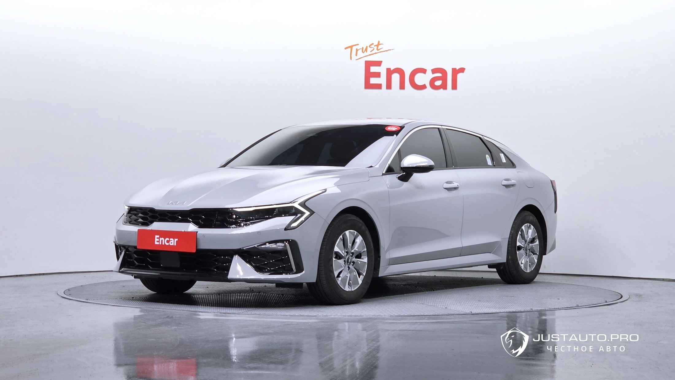 Автомобиль Kia K5